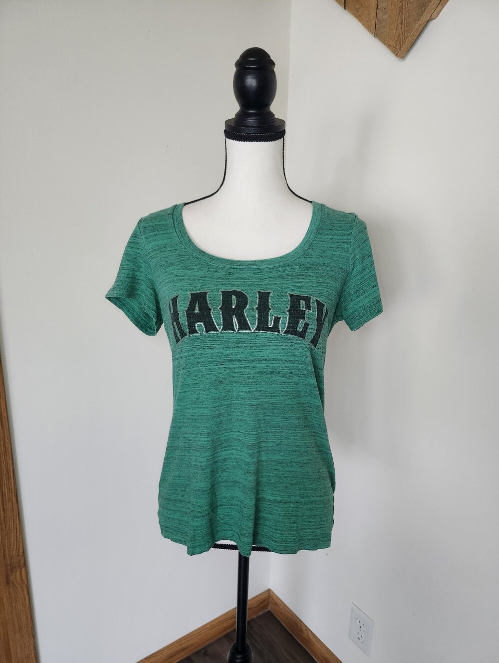 Harley Davidson Motorcycle Green Scoop Neck Logo Women's Tee Shirt - Picture 2 of 5